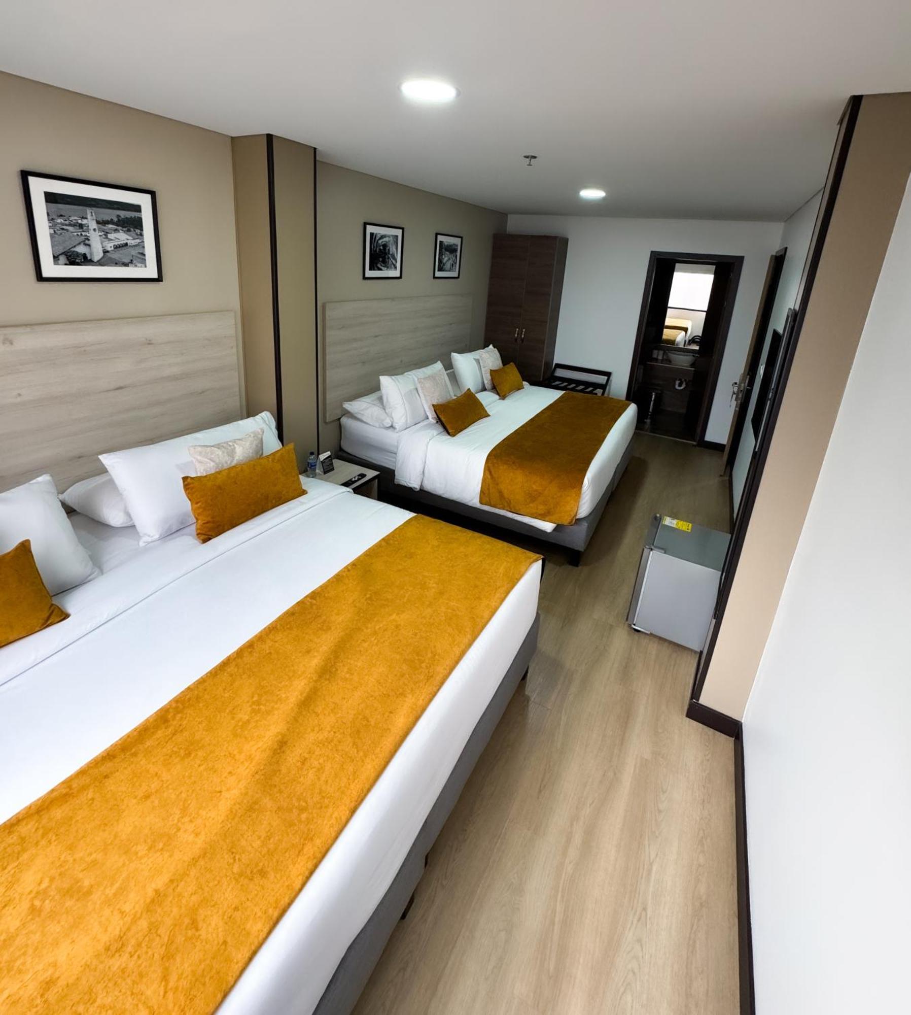 Hotel Wlh Gold Bogota Bagian luar foto